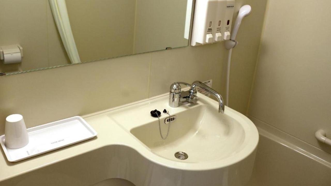 Toyoko Inn Tokyo Asakusa Senzoku Tsukuba Express Eksteriør billede